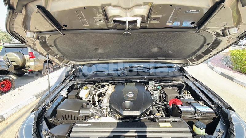 Big with watermark nissan navara anse la raye import dubai 4420