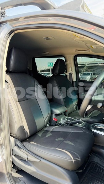 Big with watermark nissan navara anse la raye import dubai 4421