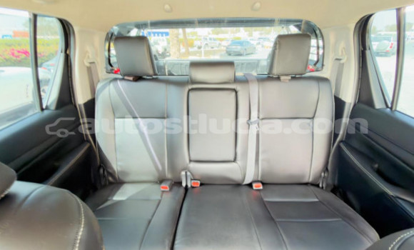 Acheter Occasion Voiture Toyota Hilux Vert à Import - Dubai, Anse-la-Raye Acheter Occasion Voiture Toyota Hilux Vert à Import - Dubai, Anse-la-Raye