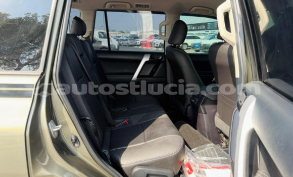 Acheter Occasion Voiture Toyota Land Cruiser Prado Vert à Import - Dubai, Anse-la-Raye Acheter Occasion Voiture Toyota Land Cruiser Prado Vert à Import - Dubai, Anse-la-Raye