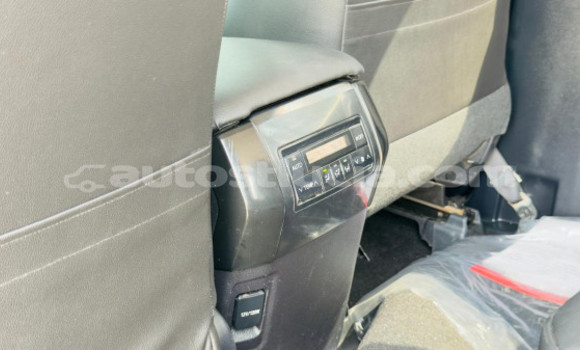 Acheter Occasion Voiture Toyota Land Cruiser Prado Vert à Import - Dubai, Anse-la-Raye Acheter Occasion Voiture Toyota Land Cruiser Prado Vert à Import - Dubai, Anse-la-Raye