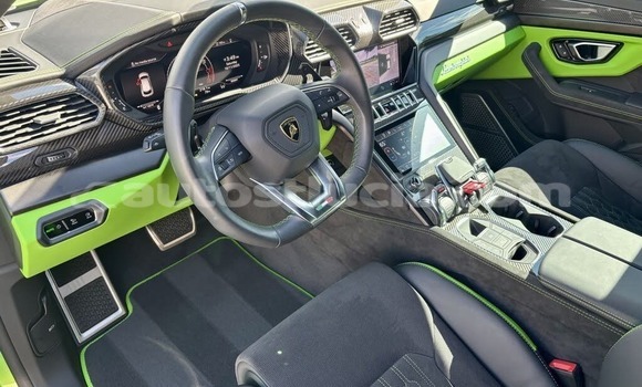 Acheter Occasion Voiture Lamborghini Urus Vert à Castries, Castries Acheter Occasion Voiture Lamborghini Urus Vert à Castries, Castries