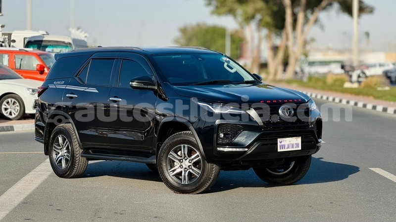 Big with watermark toyota fortuner anse la raye import dubai 4429