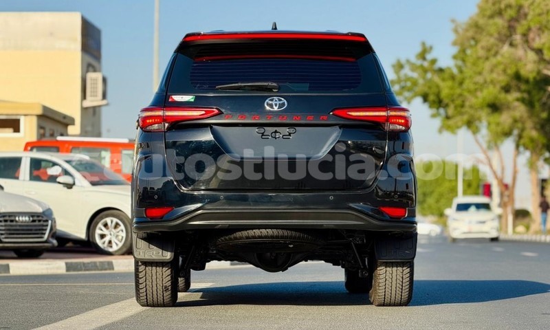 Big with watermark toyota fortuner anse la raye import dubai 4429