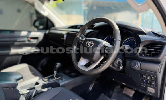 Acheter Occasion Voiture Toyota Hilux Blanc à Import - Dubai, Anse-la-Raye Acheter Occasion Voiture Toyota Hilux Blanc à Import - Dubai, Anse-la-Raye