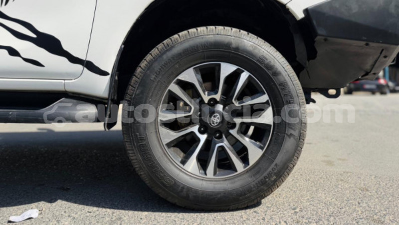 Big with watermark toyota hilux anse la raye import dubai 4433