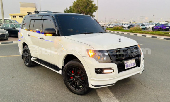 Buy Used Mitsubishi Pajero White Car in Import - Dubai in Anse-la-Raye