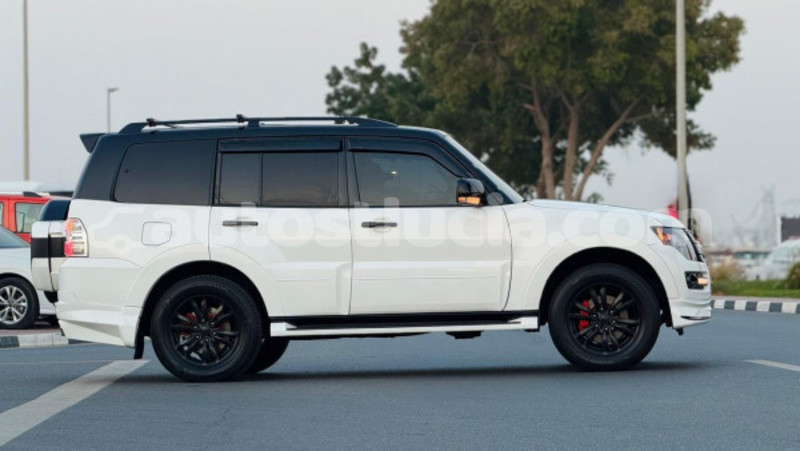 Big with watermark mitsubishi pajero anse la raye import dubai 4435