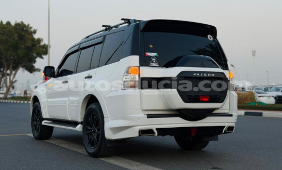 Acheter Occasion Voiture Mitsubishi Pajero Blanc à Import - Dubai, Anse-la-Raye Acheter Occasion Voiture Mitsubishi Pajero Blanc à Import - Dubai, Anse-la-Raye
