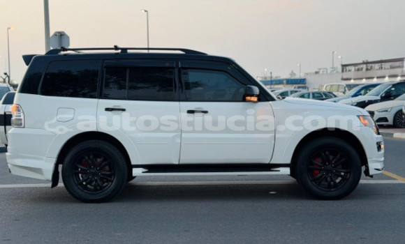 Acheter Occasion Voiture Mitsubishi Pajero Blanc à Import - Dubai, Anse-la-Raye Acheter Occasion Voiture Mitsubishi Pajero Blanc à Import - Dubai, Anse-la-Raye