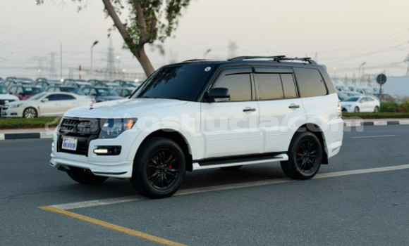 Acheter Occasion Voiture Mitsubishi Pajero Blanc à Import - Dubai, Anse-la-Raye Acheter Occasion Voiture Mitsubishi Pajero Blanc à Import - Dubai, Anse-la-Raye