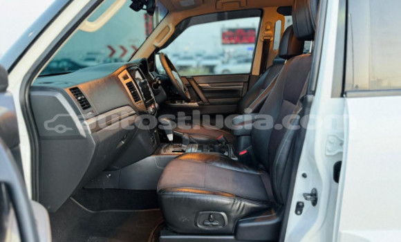 Acheter Occasion Voiture Mitsubishi Pajero Blanc à Import - Dubai, Anse-la-Raye Acheter Occasion Voiture Mitsubishi Pajero Blanc à Import - Dubai, Anse-la-Raye