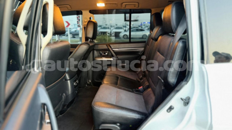 Big with watermark mitsubishi pajero anse la raye import dubai 4435