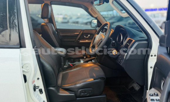 Acheter Occasion Voiture Mitsubishi Pajero Blanc à Import - Dubai, Anse-la-Raye Acheter Occasion Voiture Mitsubishi Pajero Blanc à Import - Dubai, Anse-la-Raye