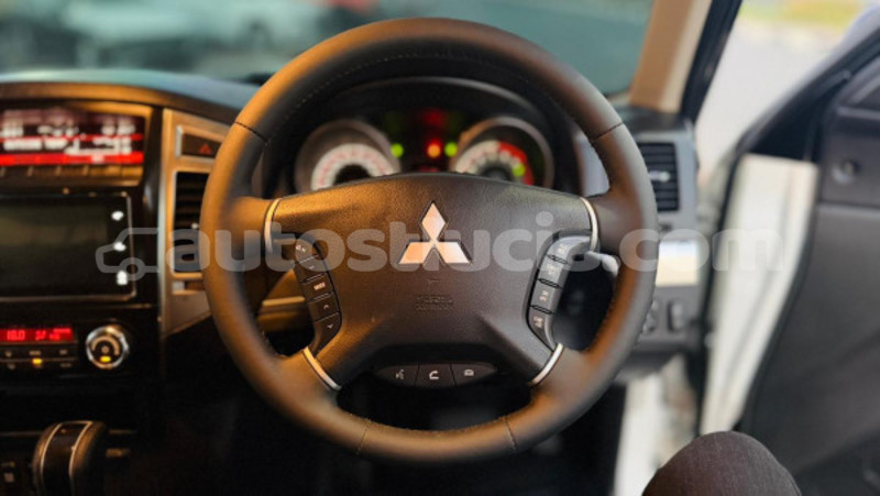 Big with watermark mitsubishi pajero anse la raye import dubai 4435