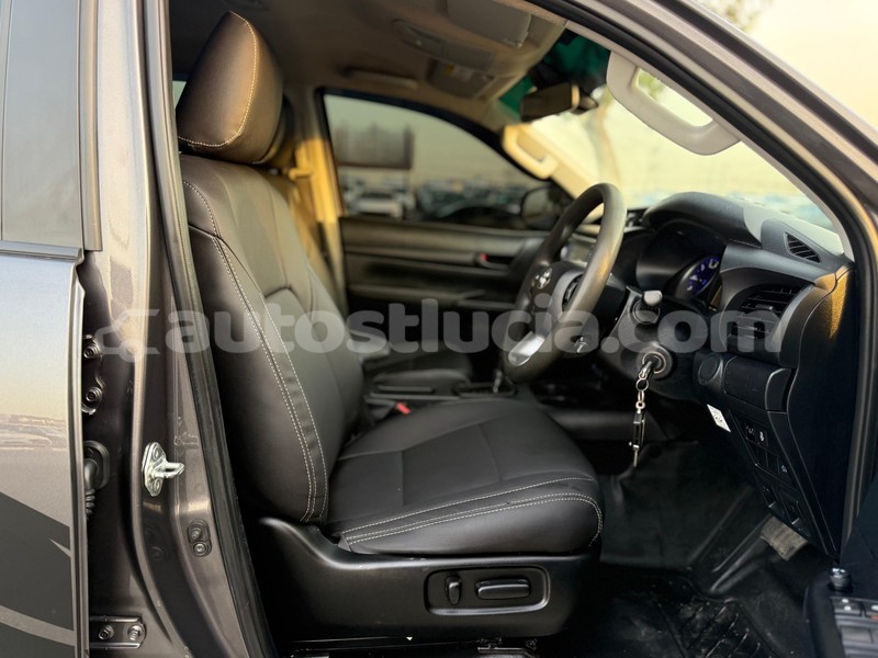 Big with watermark toyota hilux anse la raye import dubai 4439