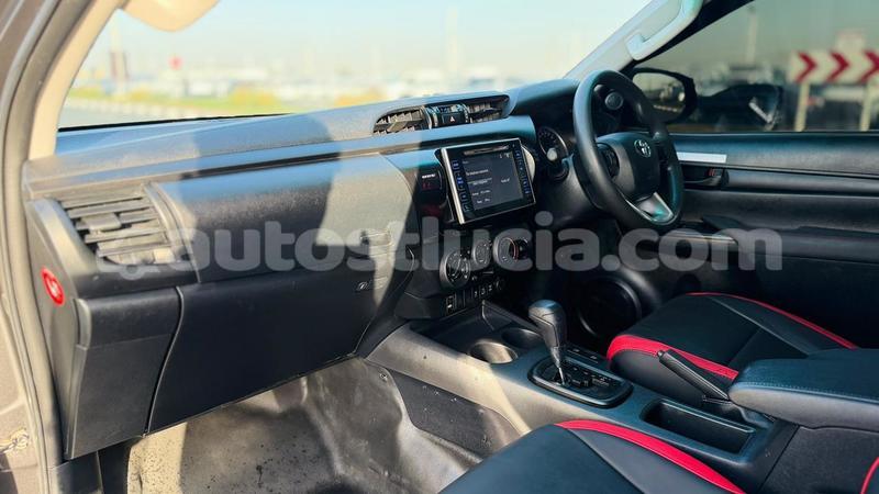 Big with watermark toyota hilux anse la raye import dubai 4441