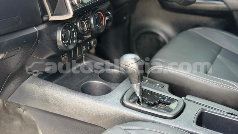 Big with watermark toyota hilux anse la raye import dubai 4444