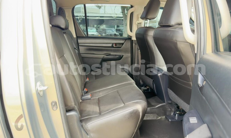 Big with watermark toyota hilux anse la raye import dubai 4444