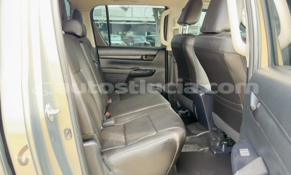 Acheter Occasion Voiture Toyota Hilux Vert à Import - Dubai, Anse-la-Raye Acheter Occasion Voiture Toyota Hilux Vert à Import - Dubai, Anse-la-Raye