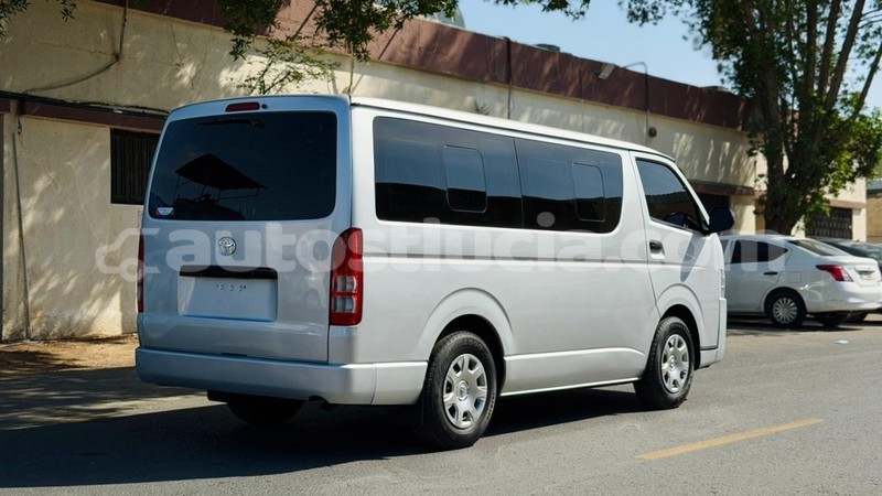 Big with watermark toyota hiace anse la raye import dubai 4447