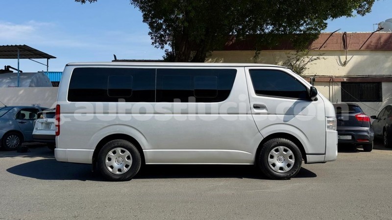 Big with watermark toyota hiace anse la raye import dubai 4447