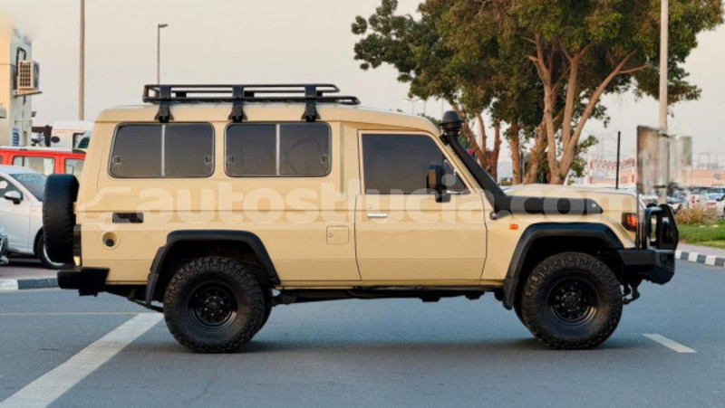 Big with watermark toyota land cruiser anse la raye import dubai 4448