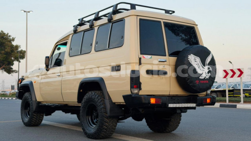 Big with watermark toyota land cruiser anse la raye import dubai 4448