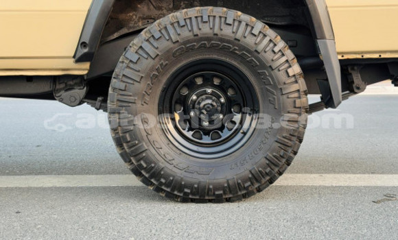 Acheter Occasion Voiture Toyota Land Cruiser Beige à Import - Dubai, Anse-la-Raye Acheter Occasion Voiture Toyota Land Cruiser Beige à Import - Dubai, Anse-la-Raye