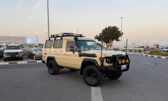 Acheter Occasion Voiture Toyota Land Cruiser Beige à Import - Dubai, Anse-la-Raye Acheter Occasion Voiture Toyota Land Cruiser Beige à Import - Dubai, Anse-la-Raye