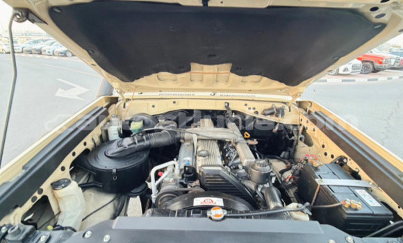 Acheter Occasion Voiture Toyota Land Cruiser Beige à Import - Dubai, Anse-la-Raye Acheter Occasion Voiture Toyota Land Cruiser Beige à Import - Dubai, Anse-la-Raye