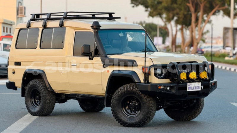 Big with watermark toyota land cruiser anse la raye import dubai 4448