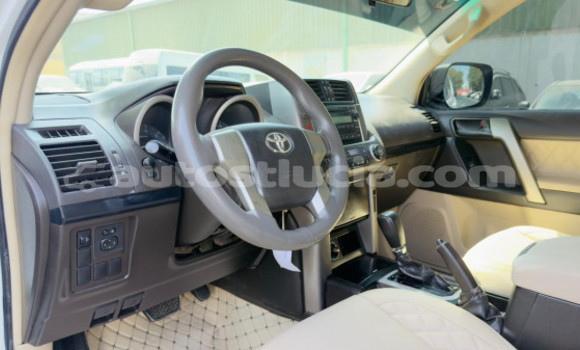 Acheter Occasion Voiture Toyota Land Cruiser Prado Blanc à Import - Dubai, Anse-la-Raye Acheter Occasion Voiture Toyota Land Cruiser Prado Blanc à Import - Dubai, Anse-la-Raye