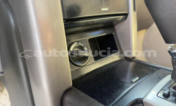Acheter Occasion Voiture Toyota Land Cruiser Prado Blanc à Import - Dubai, Anse-la-Raye Acheter Occasion Voiture Toyota Land Cruiser Prado Blanc à Import - Dubai, Anse-la-Raye