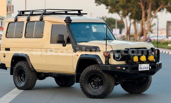 Buy Used Toyota Land Cruiser Beige Car in Import - Dubai in Anse-la-Raye