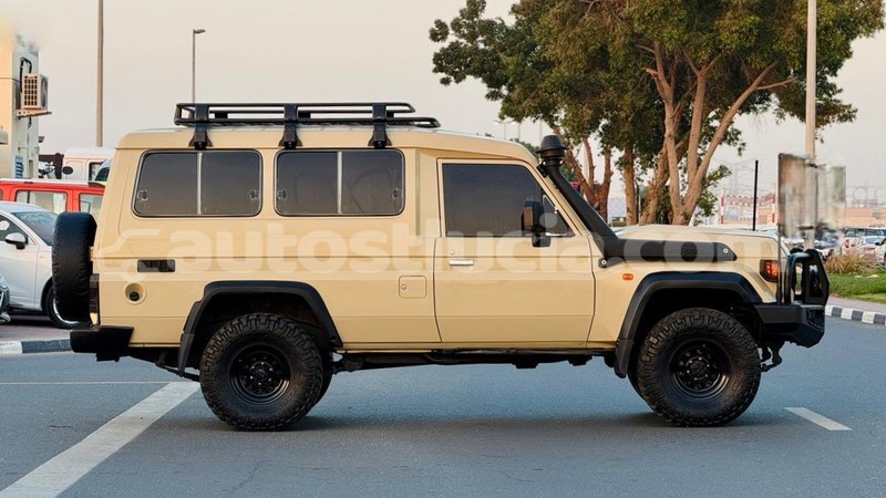 Big with watermark toyota land cruiser anse la raye import dubai 4453