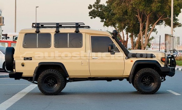 Acheter Occasion Voiture Toyota Land Cruiser Beige à Import - Dubai, Anse-la-Raye Acheter Occasion Voiture Toyota Land Cruiser Beige à Import - Dubai, Anse-la-Raye
