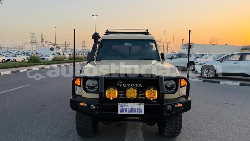 Big with watermark toyota land cruiser anse la raye import dubai 4453