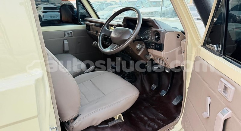 Big with watermark toyota land cruiser anse la raye import dubai 4453