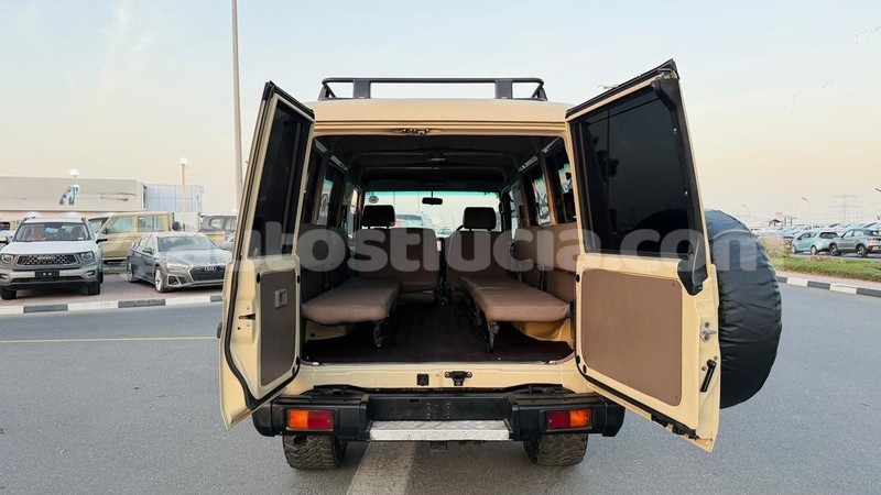 Big with watermark toyota land cruiser anse la raye import dubai 4453