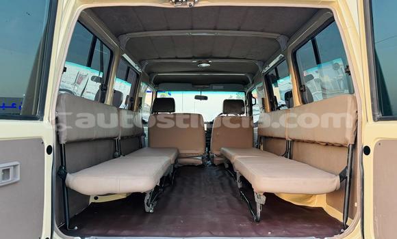 Acheter Occasion Voiture Toyota Land Cruiser Beige à Import - Dubai, Anse-la-Raye Acheter Occasion Voiture Toyota Land Cruiser Beige à Import - Dubai, Anse-la-Raye