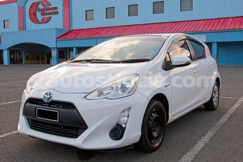 Big with watermark toyota aqua castries choc 4456