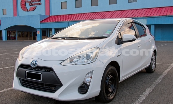 Buy Used Toyota Aqua White Car in Choc in Castries