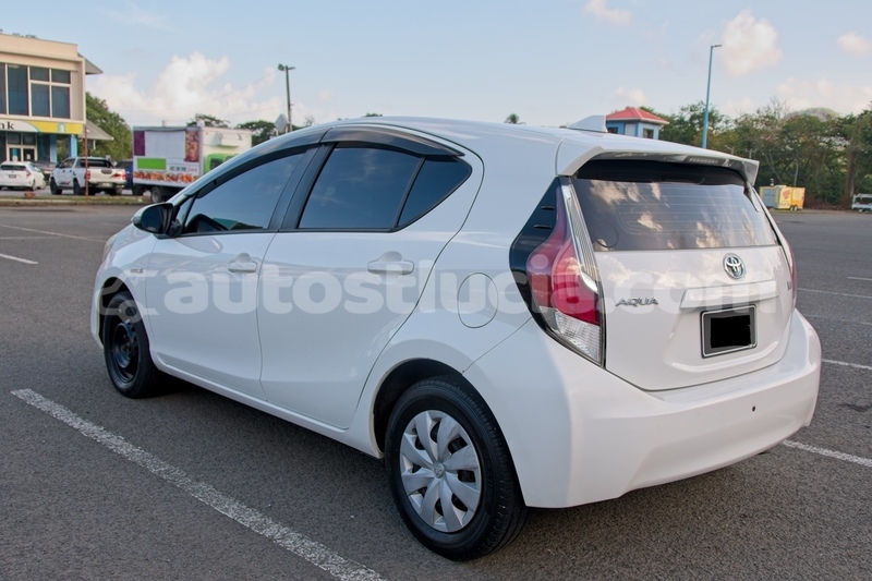 Big with watermark toyota aqua castries choc 4456