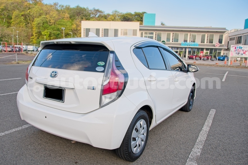 Big with watermark toyota aqua castries choc 4456