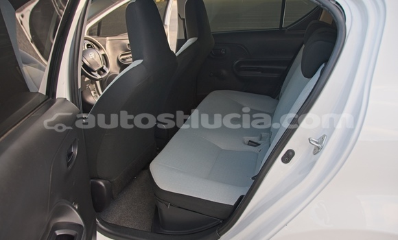 Buy Used Toyota Aqua White Car in Choc in Castries Buy Used Toyota Aqua White Car in Choc in Castries