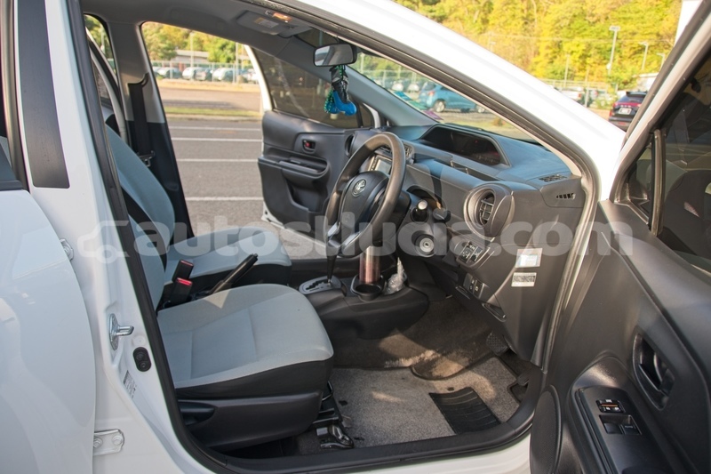 Big with watermark toyota aqua castries choc 4456