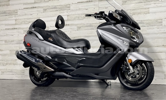 Buy Used Suzuki Burgman Beige Bike in Canaries in Canaries