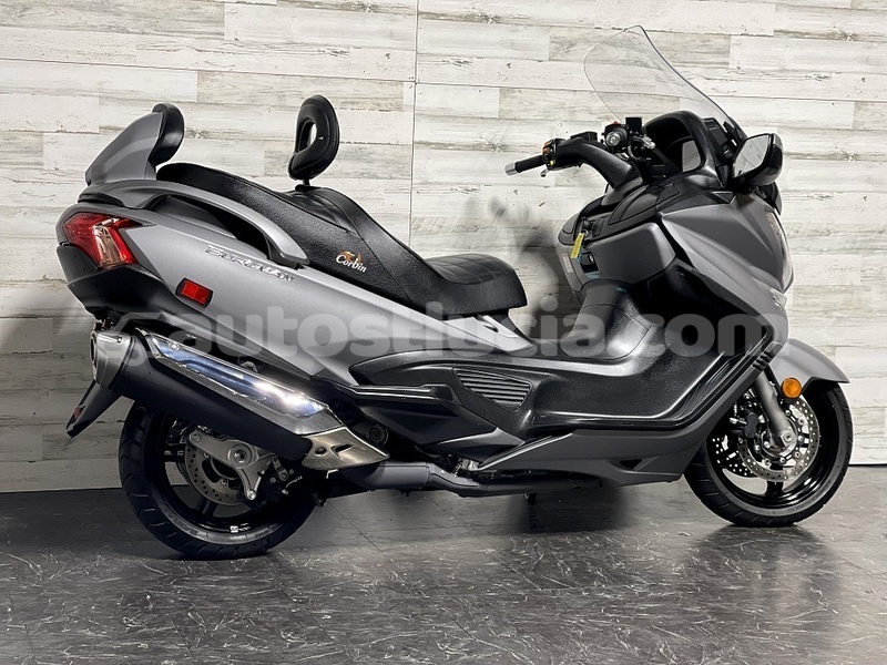 Big with watermark suzuki burgman canaries canaries 4459