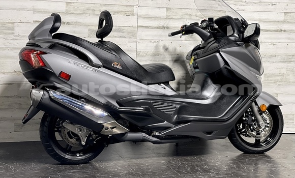 Buy Used Suzuki Burgman Beige Bike in Canaries in Canaries Buy Used Suzuki Burgman Beige Bike in Canaries in Canaries